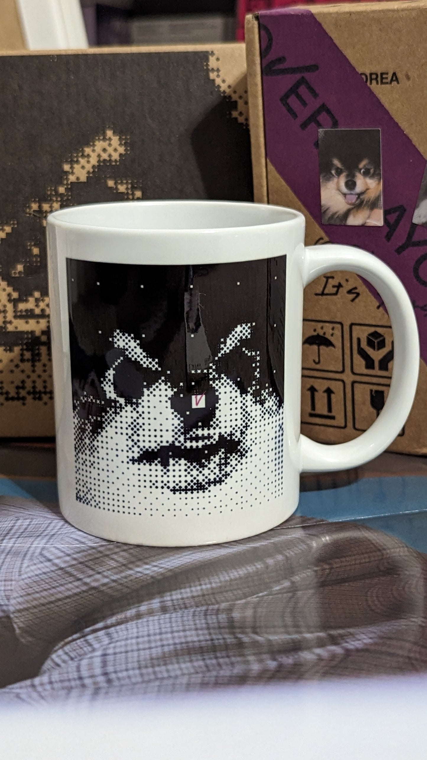 V "Layover" Magic Coffee Mug | Mug | borahello