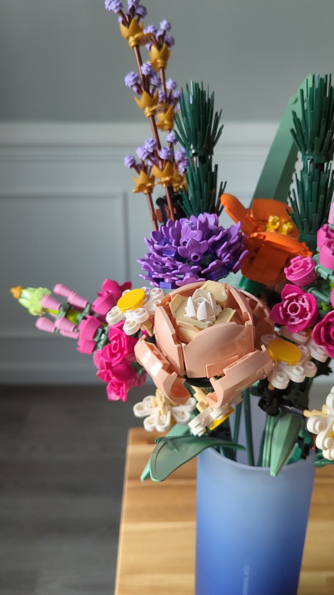 RM Indigo Glass Vase – borahello